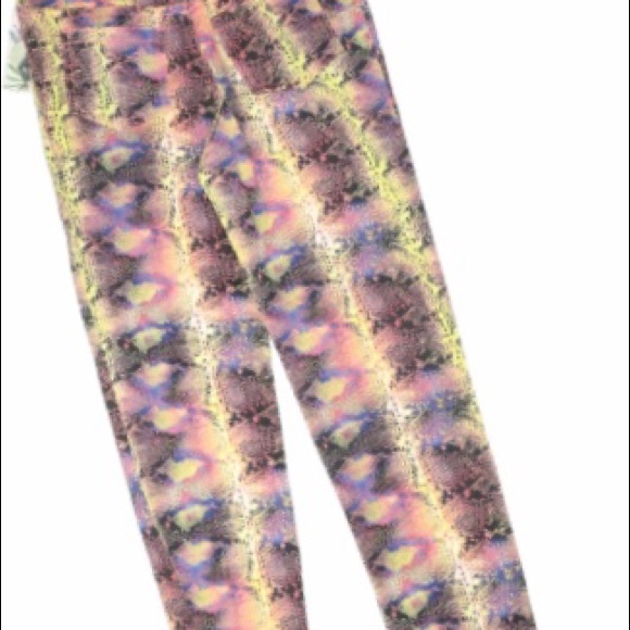 Disney D-Signed LIV & MADDIE NWT Snakeskin… - Picture 7 of 8